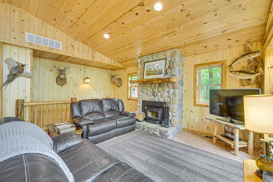Four-Season Lake Cabin w/ Canoe & Paddle Boat! Cabin in Wisconsin