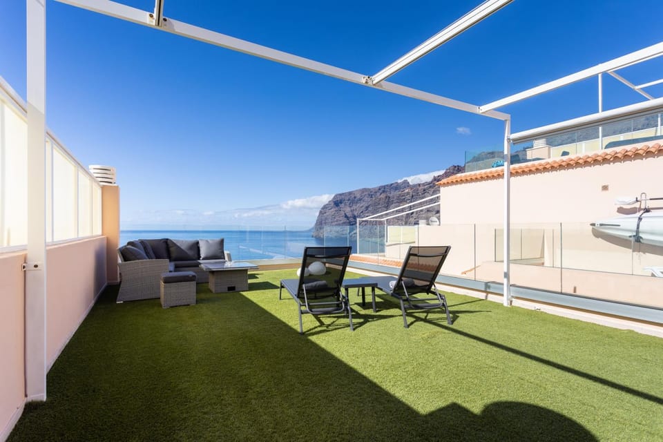 SPECTACULAR PENTHOUSE WITH AMAZING VIEWS Apartment in Acantilados de Los Gigantes