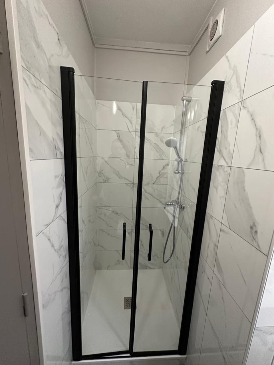 Le Relais de la Gare Capsule hotel in Dole