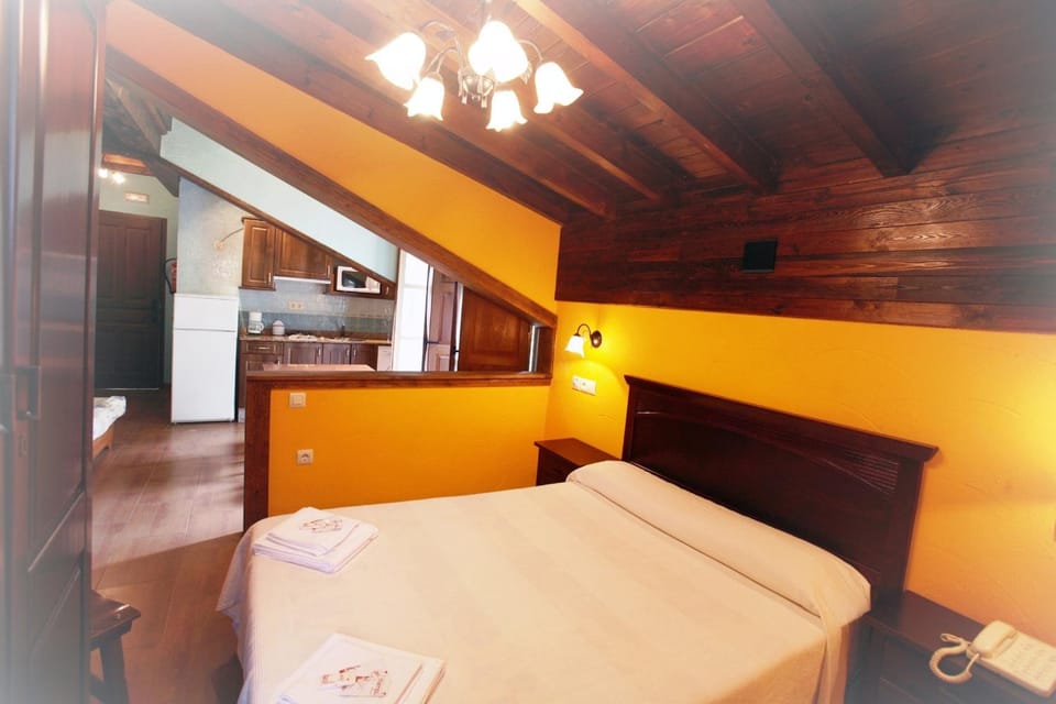 Kitchen or kitchenette, Bedroom