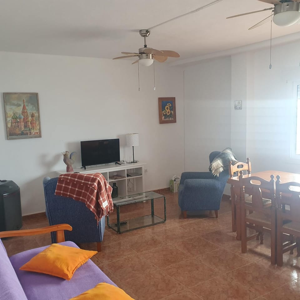 TV and multimedia, Living room, Seating area, Dining area, Evening entertainment, fireplace