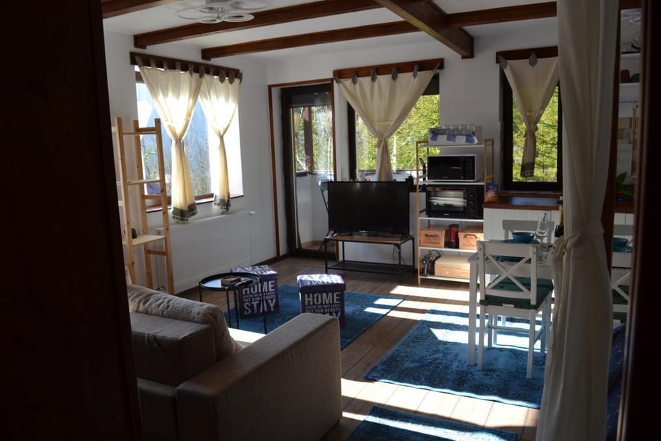 Communal lounge/ TV room