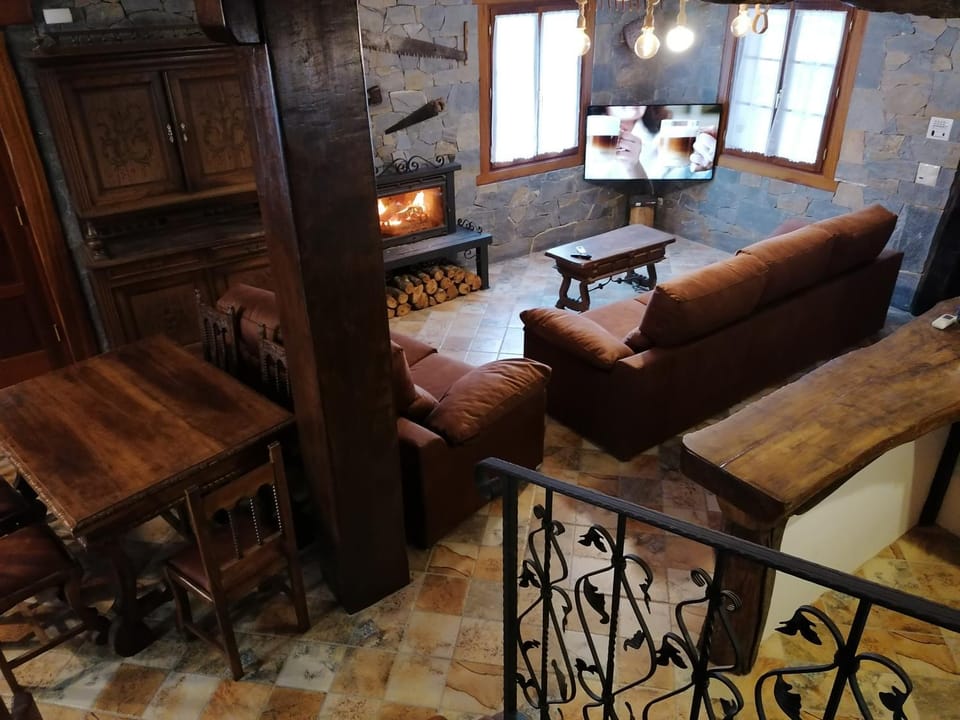 Living room, Seating area, Dining area, flat iron, air conditioner, air conditioner