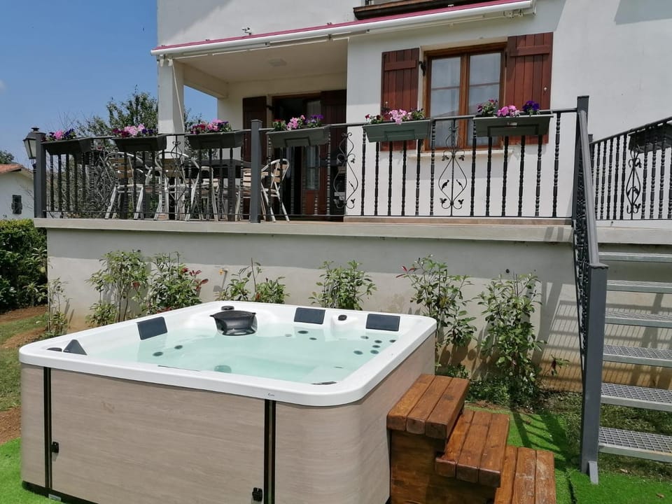 Natural landscape, Garden, View (from property/room), Balcony/Terrace, Spa and wellness centre/facilities, Garden view, Pool view, Swimming pool