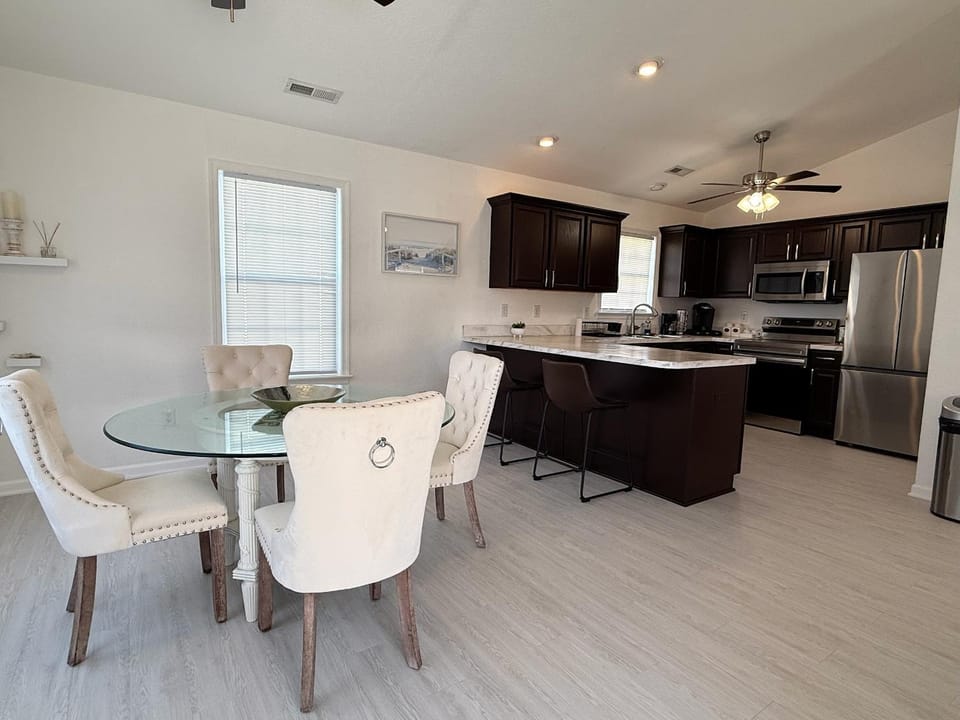 __Kristian’s Palace Your Beach Getaway Apartment in Kill Devil Hills