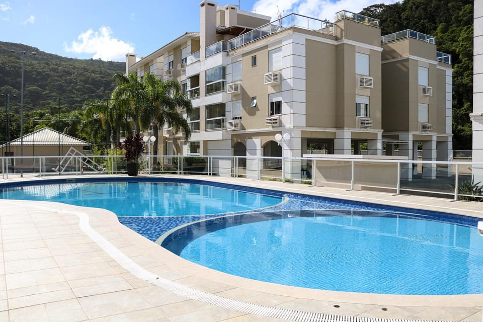 Lindo Ap condomínio Villa Giardino ótima localização . Apartment in Florianopolis