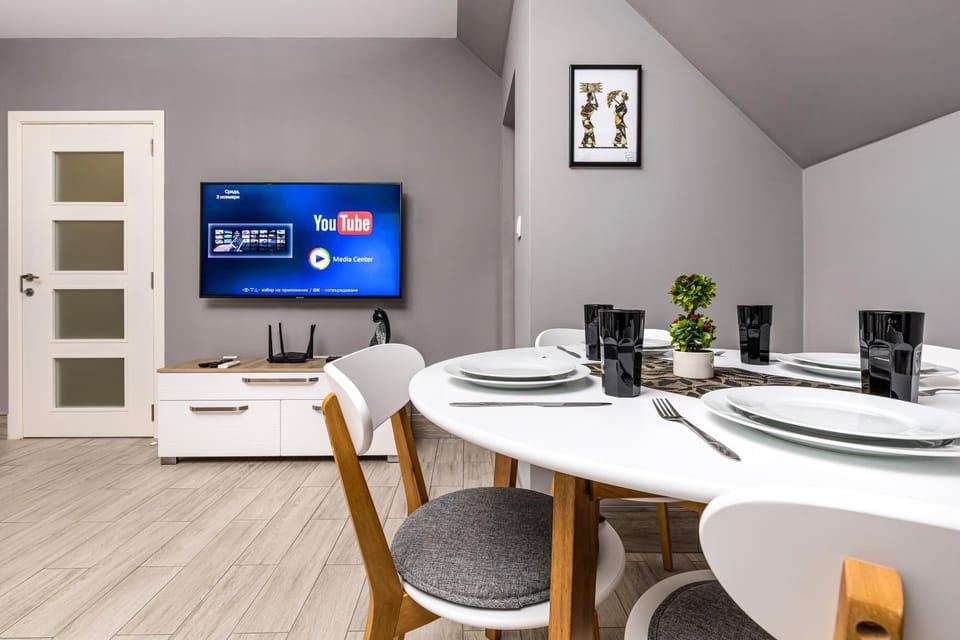 TV and multimedia, Dining area