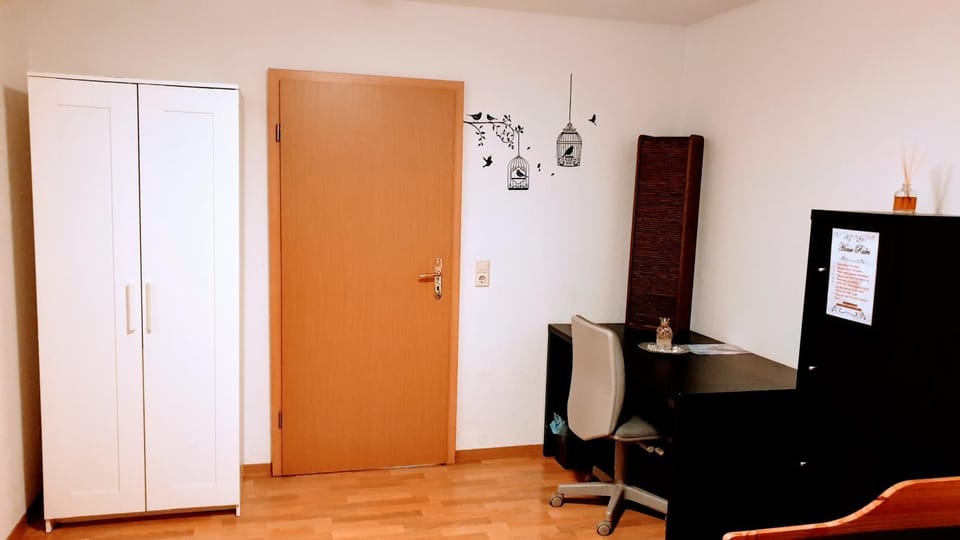 Budget rooms in Halle with shared bathroom & Free WiFi Apartment in Halle Saale