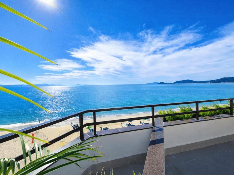 Day, Natural landscape, Beach, Mountain view, Sea view
