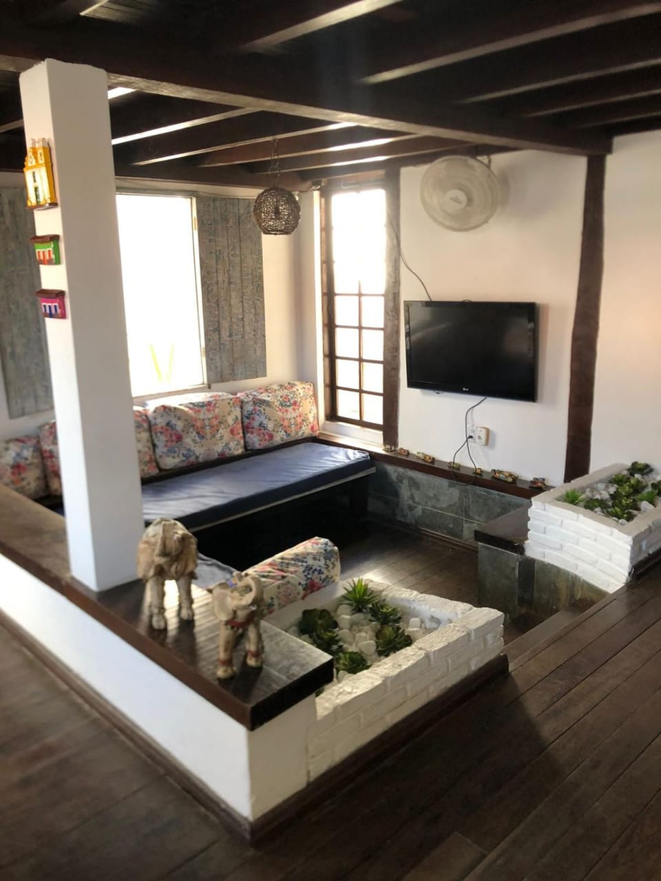 Communal lounge/ TV room