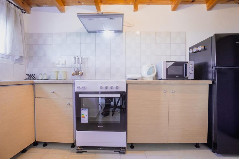 pet friendly, kitchen