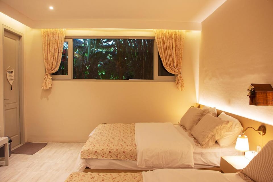 Villa Rone By The Villas 100 Villa in Cisarua