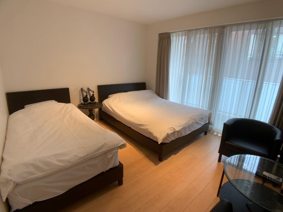 Photo of the whole room, Bedroom