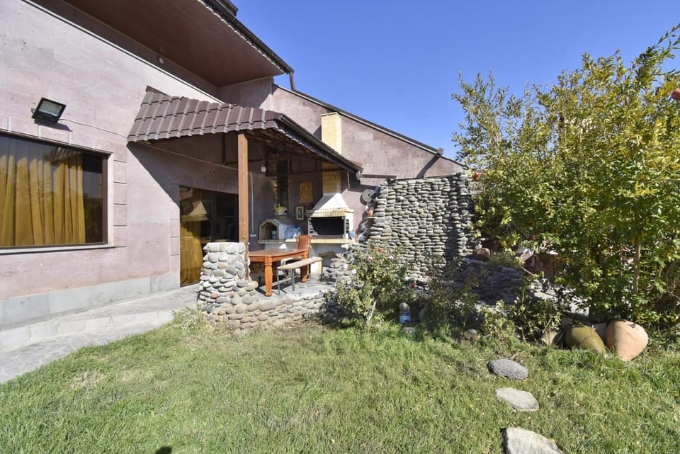 Luxury Villa with a Pool Villa in Yerevan