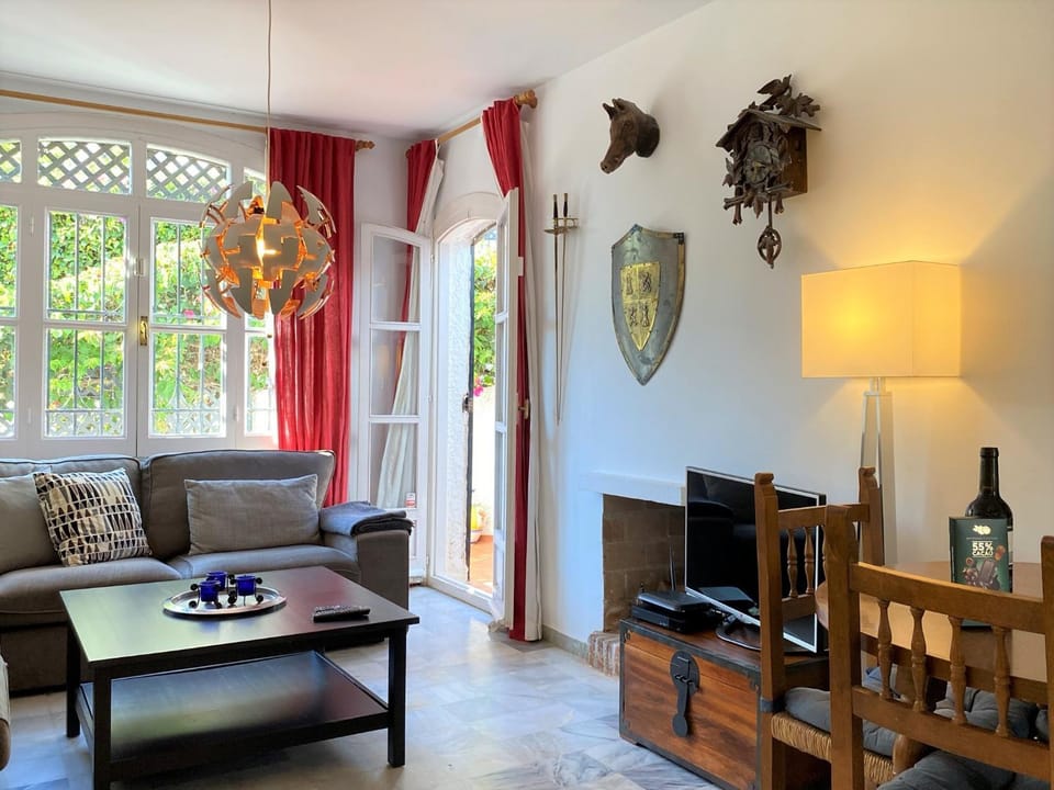 Communal lounge/ TV room, Living room