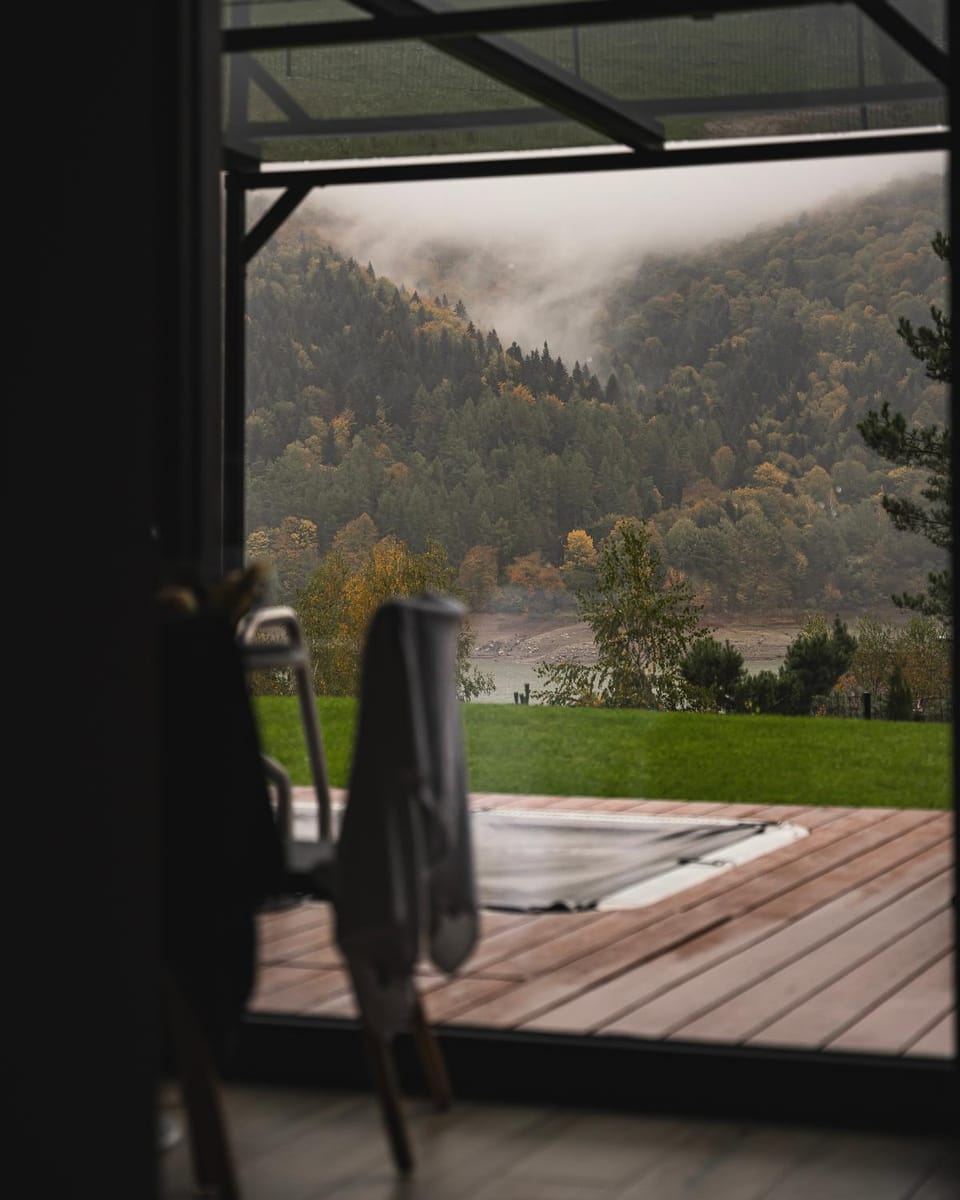 Property building, Balcony/Terrace, Balcony/Terrace, Lake view, Lake view, Mountain view, Mountain view