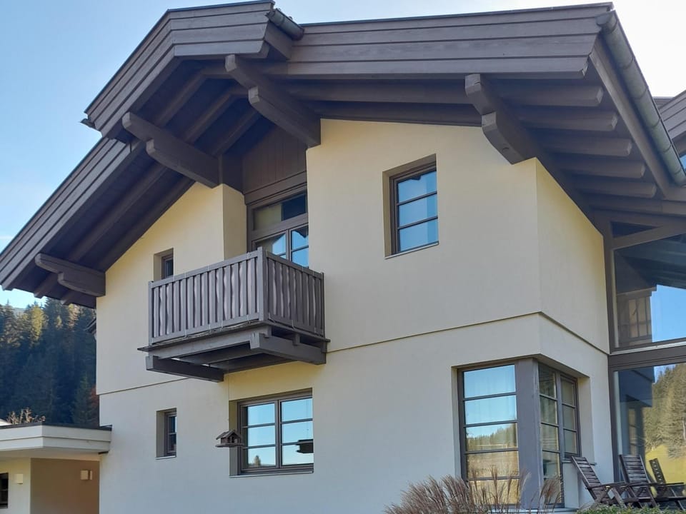 Property building, Facade/entrance, Garden