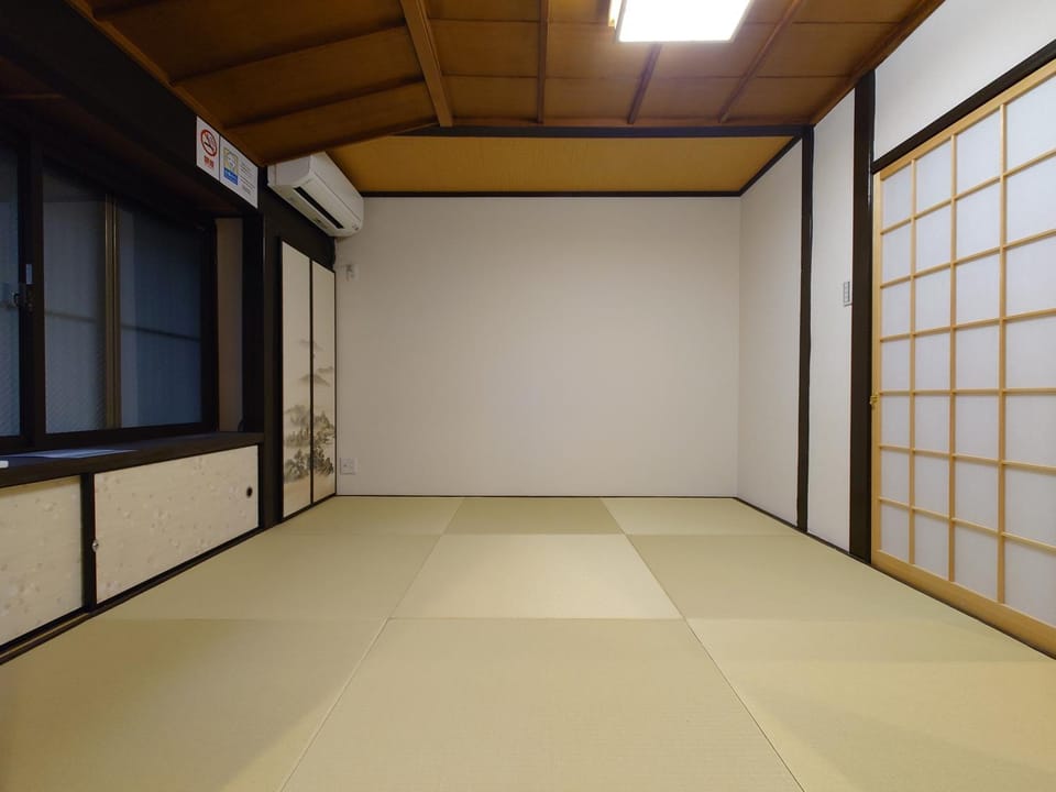 Haku Flowers Seven Bed and Breakfast in Kyoto