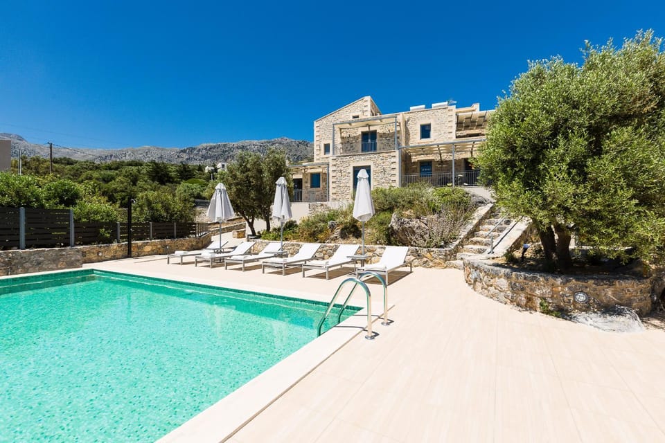 Property building, Balcony/Terrace, Swimming pool