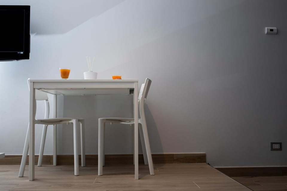 TV and multimedia, Food and drinks, Dining area, Drinks