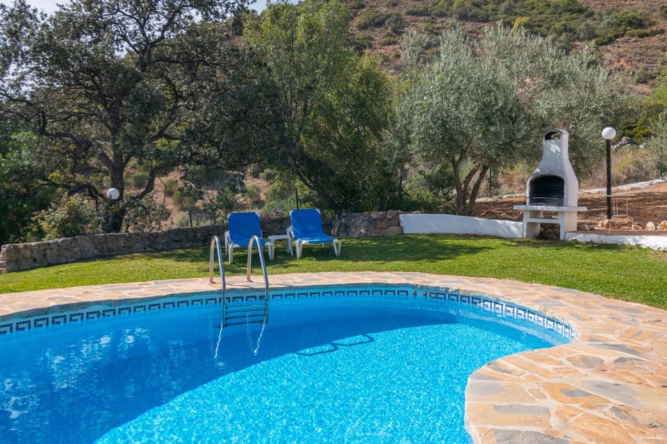 BBQ facilities, Swimming pool