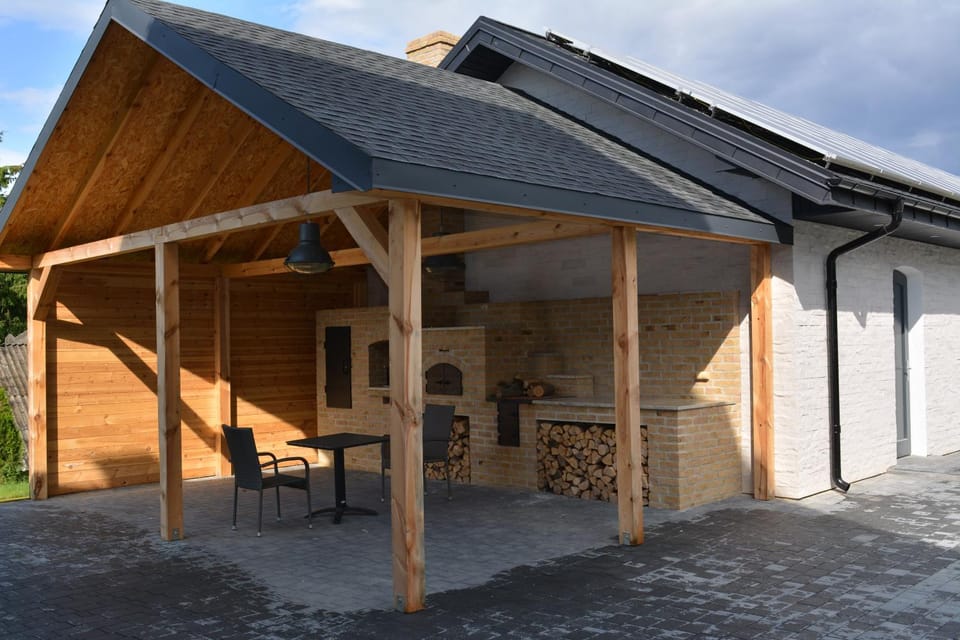 Patio, BBQ facilities