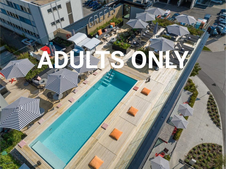 Swimming pool, Swimming pool