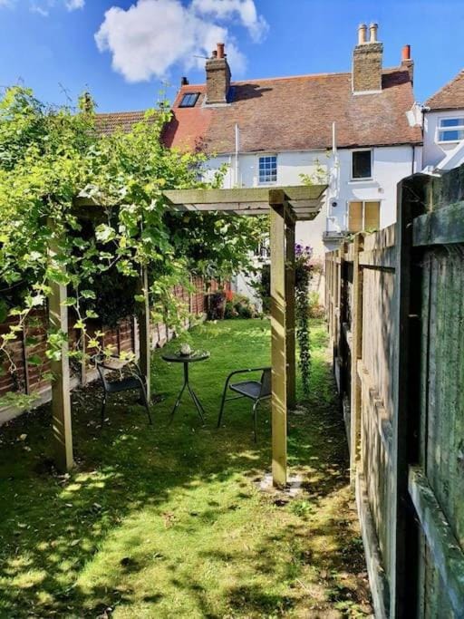 Property building, Garden