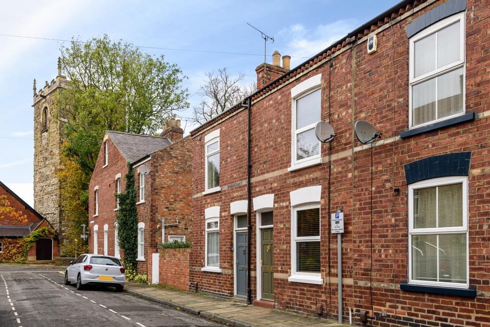Property building, Neighbourhood