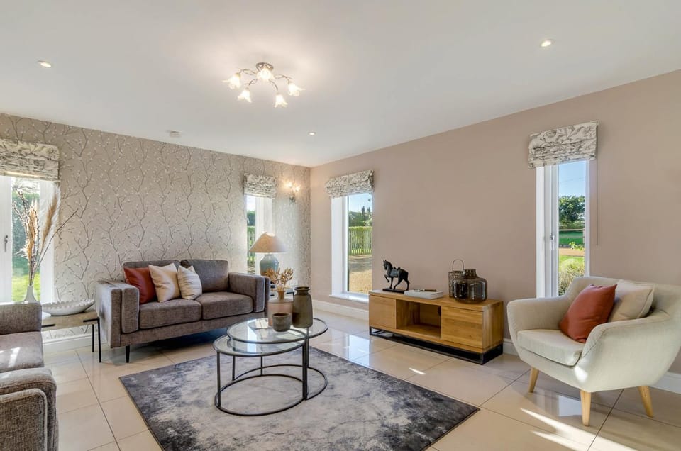 Living room, Decorative detail, Seating area