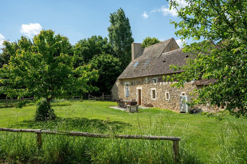 Property building, Patio, Spring, BBQ facilities, Garden, Garden view