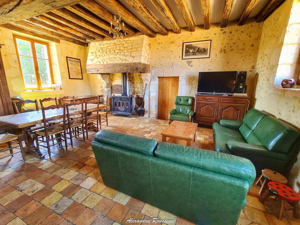 TV and multimedia, Living room, Seating area, flat iron