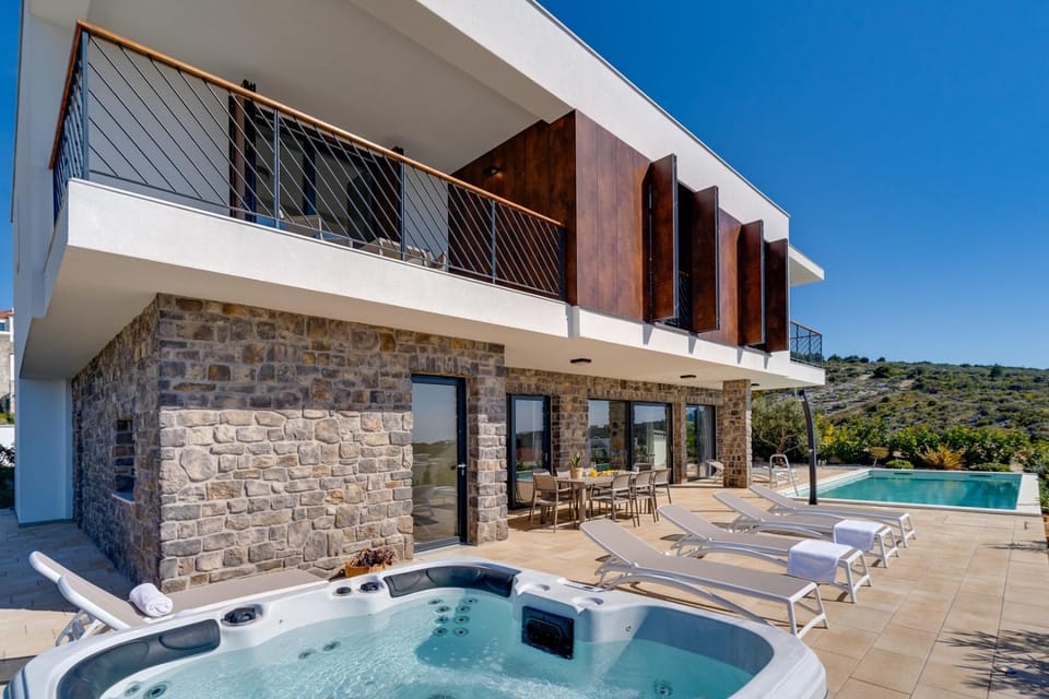 Balcony/Terrace, Pool view