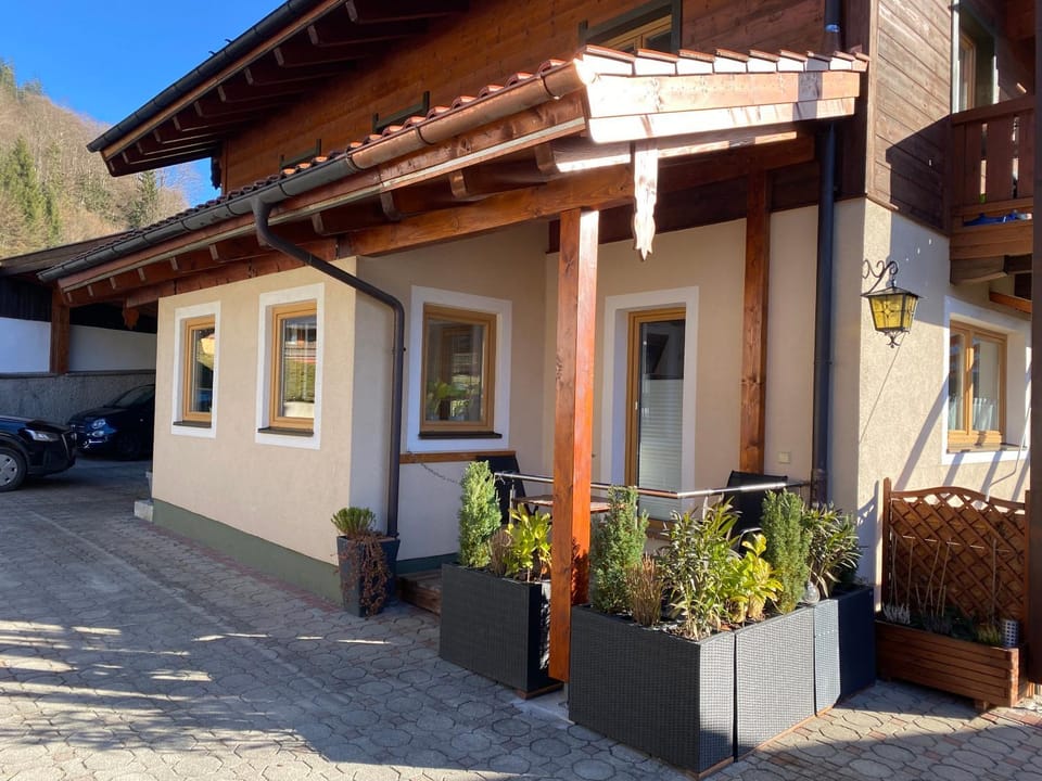 Ferienwohnung Lederhose Apartment in Berchtesgadener Land