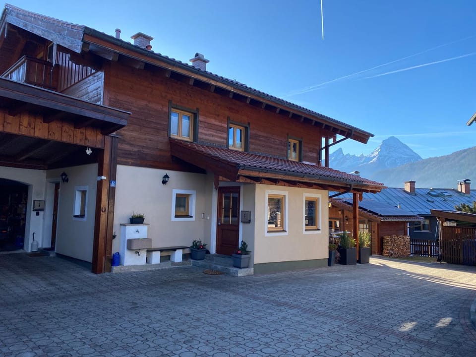 Ferienwohnung Lederhose Apartment in Berchtesgadener Land