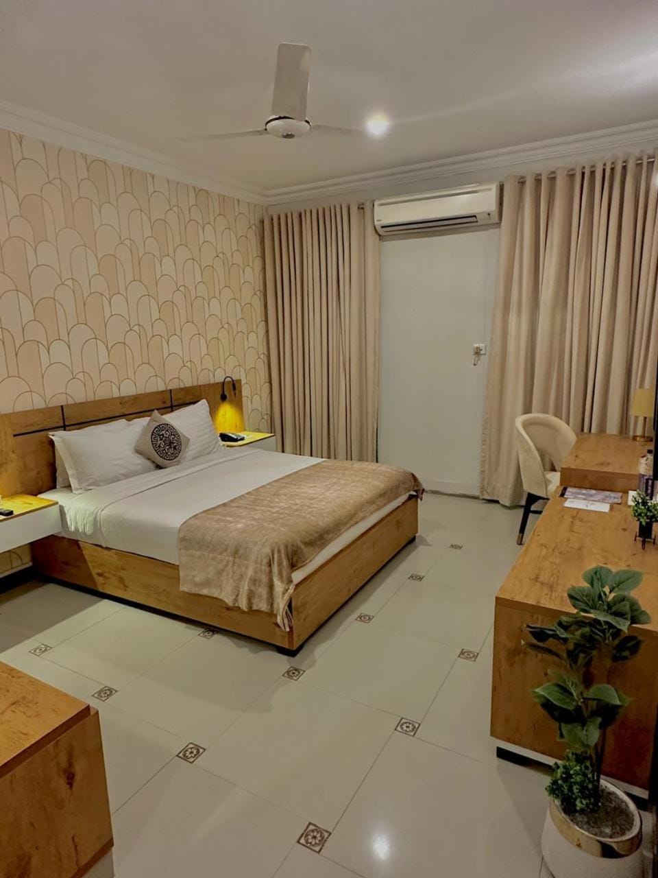 Photo of the whole room