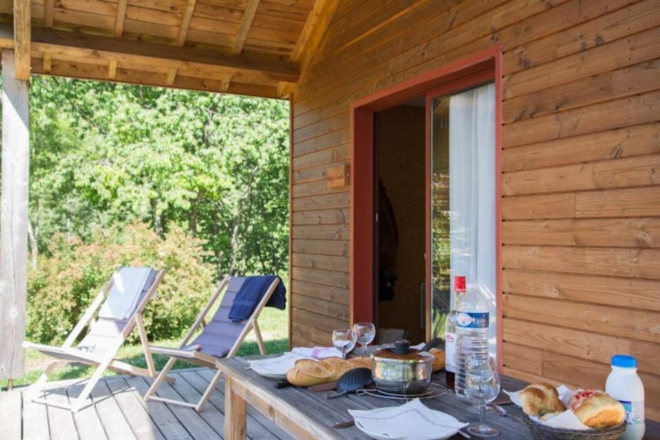 Les Châtaigniers du Lac Chalet in Auvergne-Rhône-Alpes