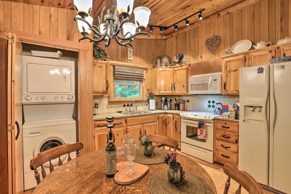 Fletcher Cabin: Wraparound Deck & Pond Access Cabin in Buncombe County