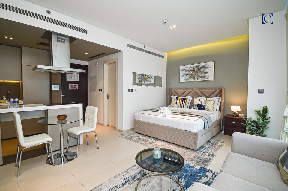 Kitchen or kitchenette, Living room, Photo of the whole room, Dining area, Bedroom