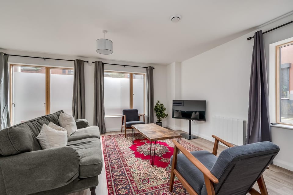 Communal lounge/ TV room, TV and multimedia, Living room