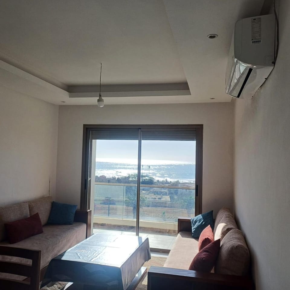 Communal lounge/ TV room, TV and multimedia, Living room, Seating area, Dining area, Evening entertainment, air conditioner