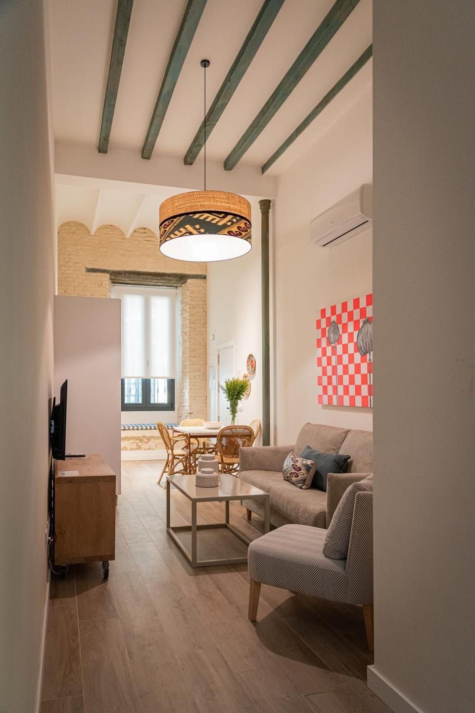 Living room, Lounge or bar, Seating area, Dining area