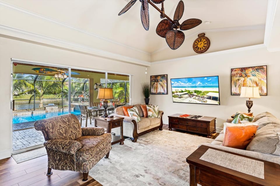 Direct Access Waterfront Villa with Heated Pool & Spa Edgewater Escape Roelens Vacations Villa in Cape Coral