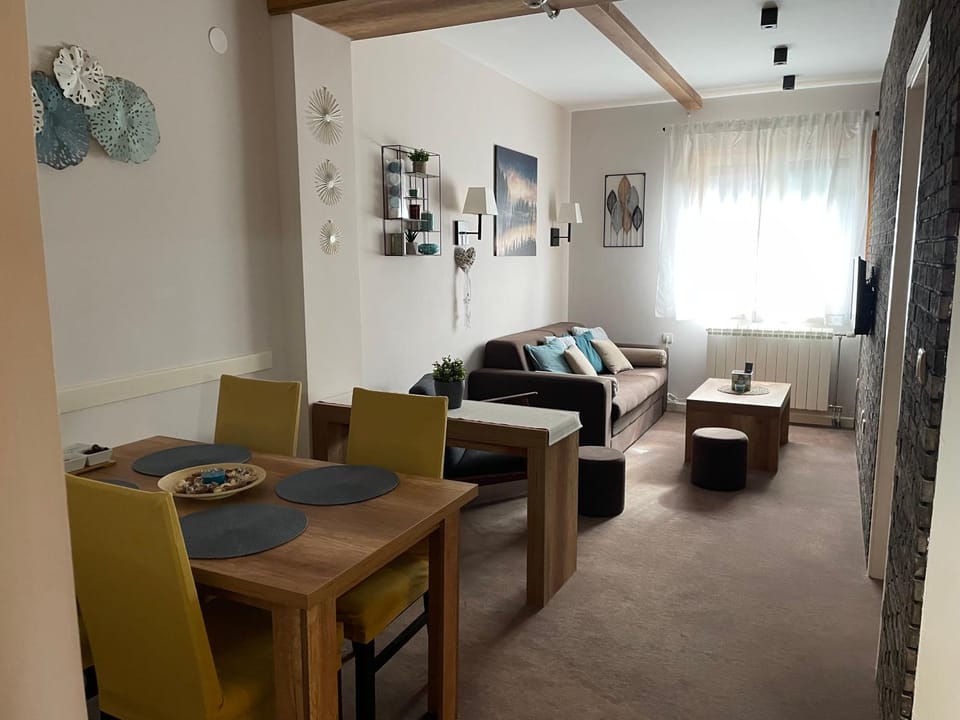 Living room, Dining area