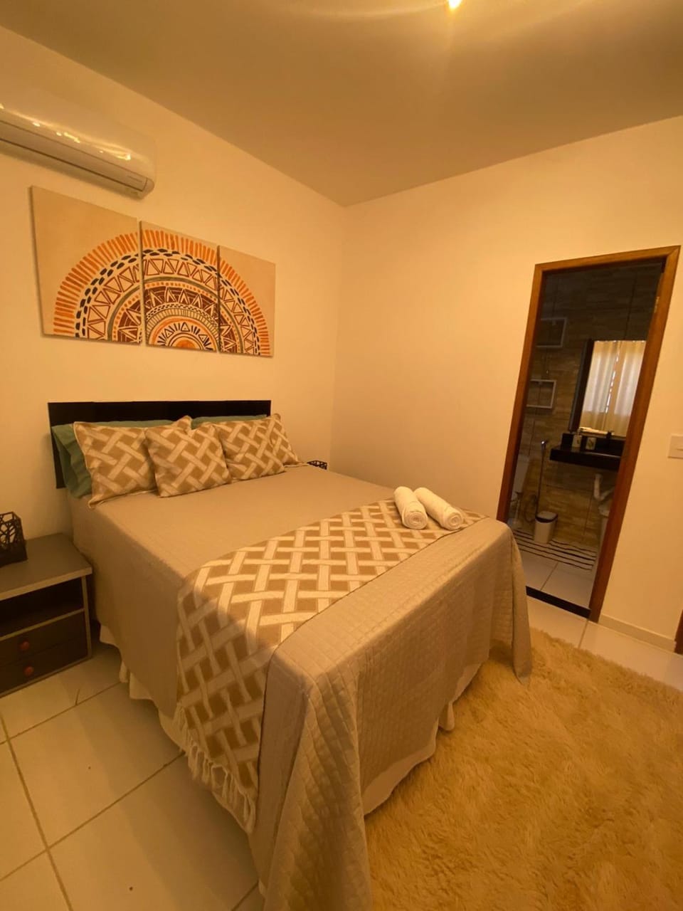 Bed, Photo of the whole room, Bedroom