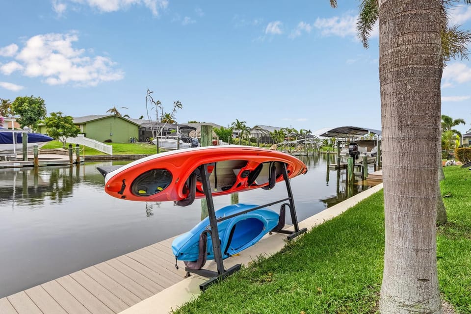 Farmhouse paradise with large heated pool & Kayak Villa Grill N Chill Roelens Vacations House in Cape Coral
