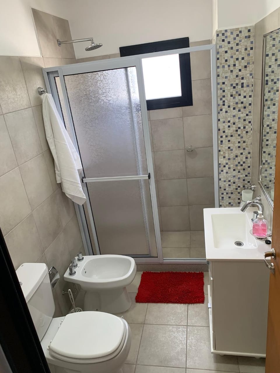 Shower, Toilet, Bathroom, bidet, towels