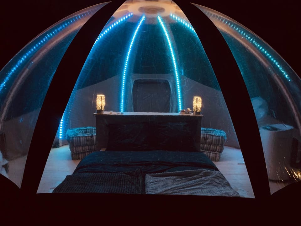 Night, Photo of the whole room