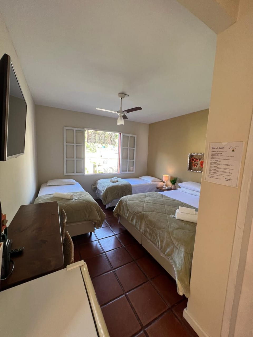 Bed, Photo of the whole room, Bedroom, fireplace