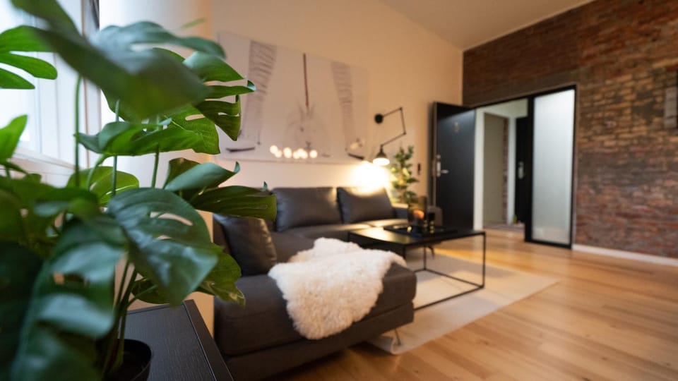 TV and multimedia, Living room, Decorative detail, Seating area, Dining area, Evening entertainment, Entertainment